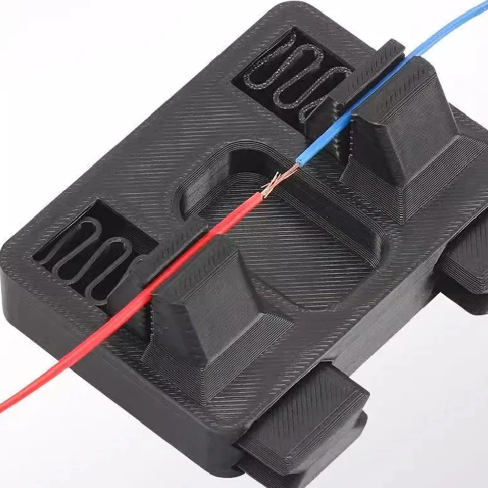 Efficient Welding Table Clamp for Precise Motherboard Soldering Repairs